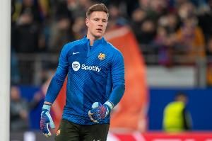 世体：特尔施特根考虑做背伤手术，他不会参加日本韩国季前赛