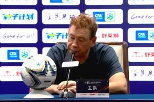 斯卢茨基：点球大战有两次机会能终结比赛 现在还沉浸在情绪当中