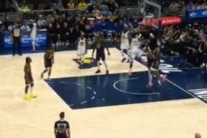 连续轰炸篮筐！库明加试探步突破防守后双手暴扣！