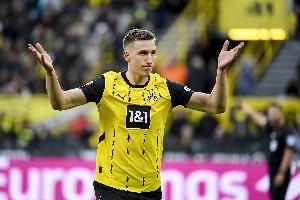 图片报:多特仍在与施洛特贝克、阿德耶米谈续约,不想加解约条款